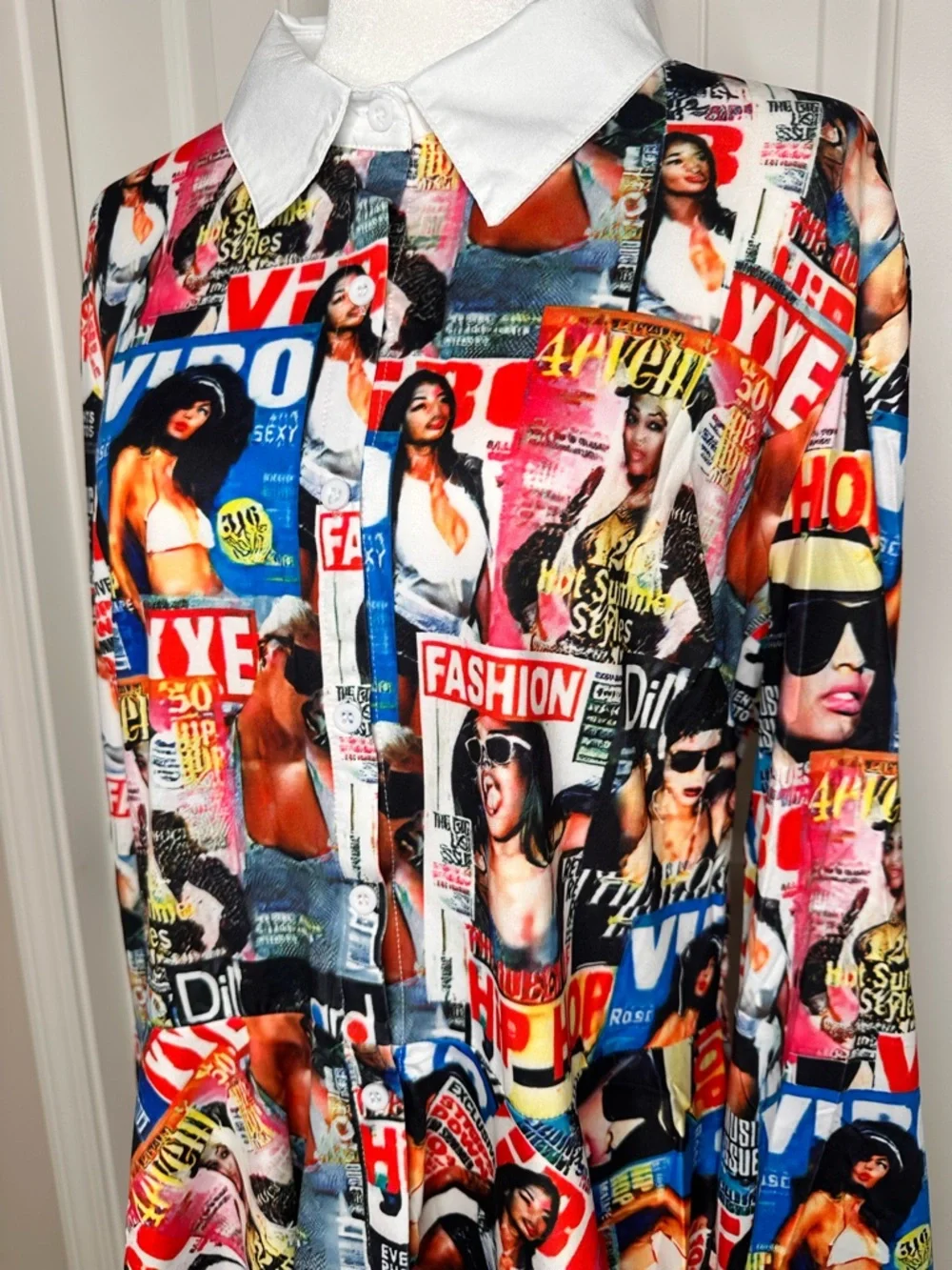 Magazine-Print Collared Blouse - Multicolor - Picture 4 of 8